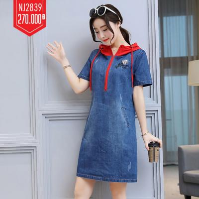 ĐẦM JEAN KIỂU PHỐI NÓN ĐỎ THÊU HOA HỒNG - NJ139